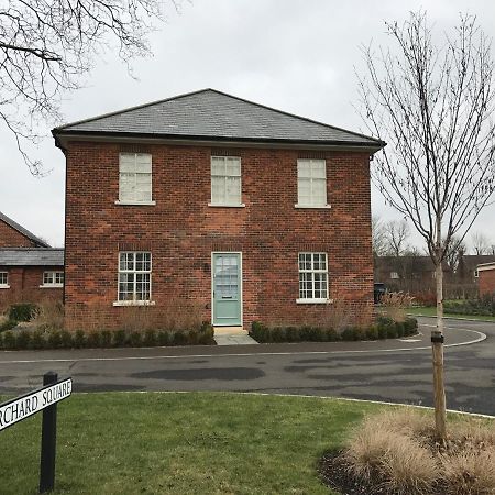 The Officers' Mess - The Garden Quarter Villa Bicester Esterno foto