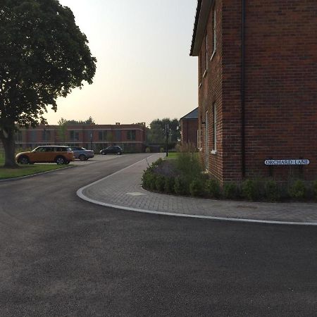 The Officers' Mess - The Garden Quarter Villa Bicester Esterno foto
