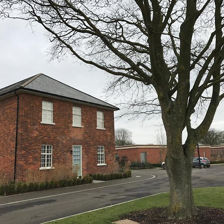 The Officers' Mess - The Garden Quarter Villa Bicester Esterno foto