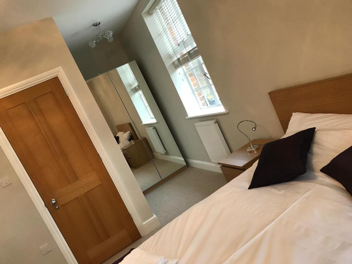 The Officers' Mess - The Garden Quarter Villa Bicester Esterno foto